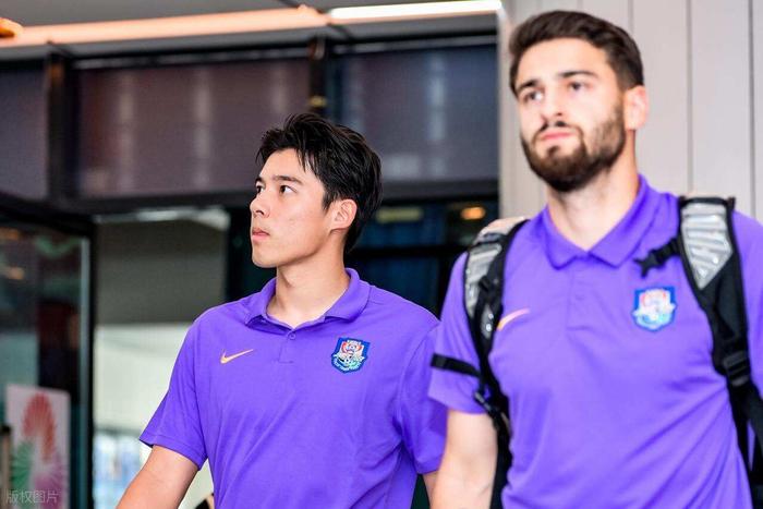李磊夏窗将来到津门虎效力？于根伟首次公开辟谣，引发热议
