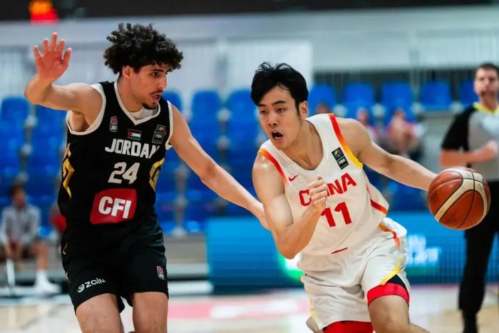 国青97-78大胜约旦，赛后2喜2忧！陈家政最大收获，张博源觉醒！