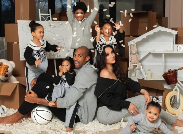 😳Spears：霍嫂即将生6胎 这让霍福德犹豫是否要去西海岸打球