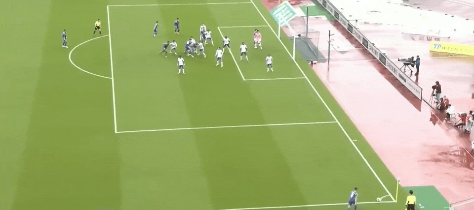 日本前国脚质疑傅明判罚：很奇怪，看起来碰撞没有这么激烈