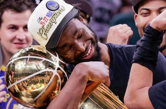 开云官方网站-巴特勒重回迈阿密尴尬无比 嘴哥再见勇士尽显温情