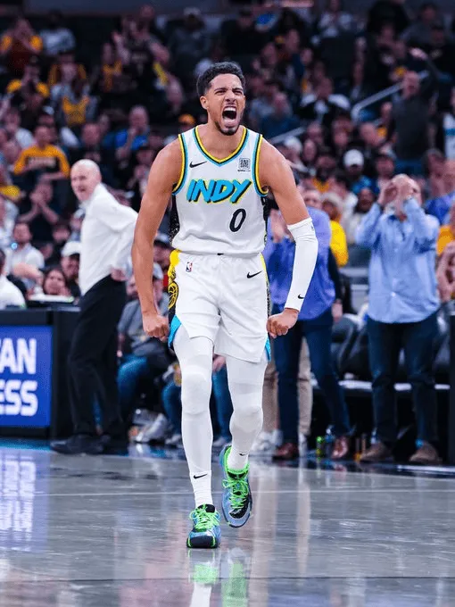 难忘的赛季！步行者官方晒上季经典瞬间：哈利东决捧杯在列