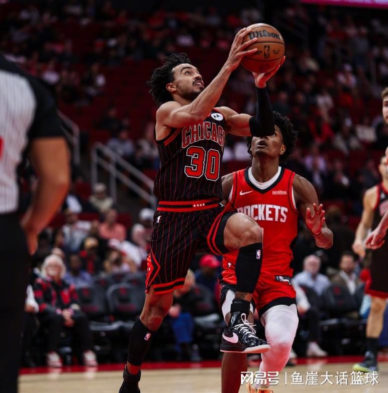 开云官方网站-火箭赢球仍存隐患，杜兰特无可挑剔！阿门两点该夸，申京做好一事
