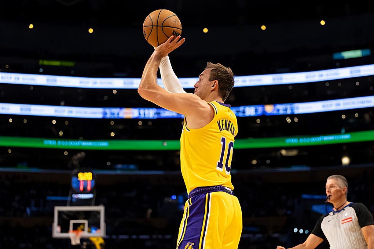 开云登录入口-不只是一个三分投手，湖人吃下后场新援真是一笔极其关键的操作？